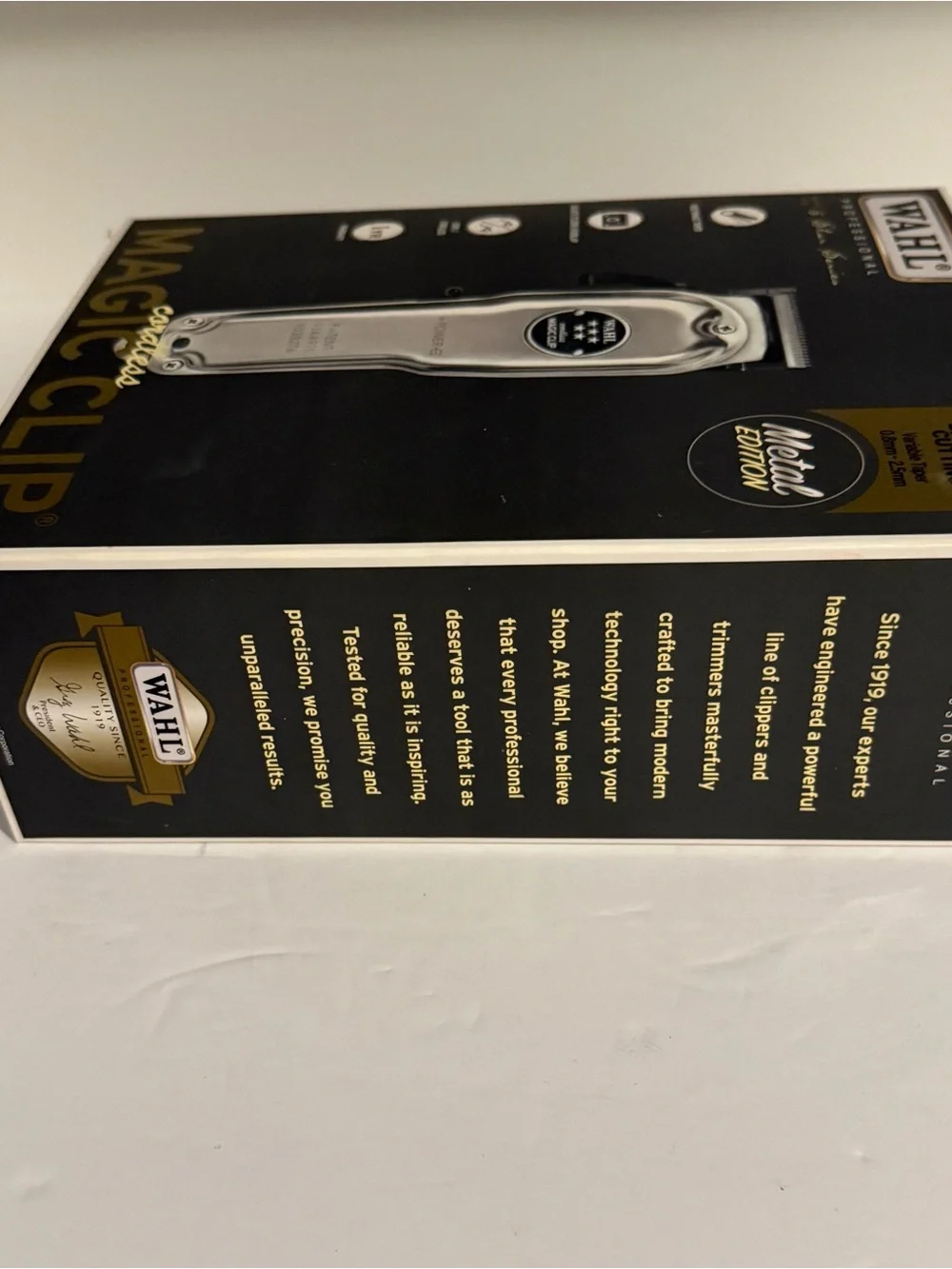 Wahl Professional Trimmer Box in Black, White & Gold